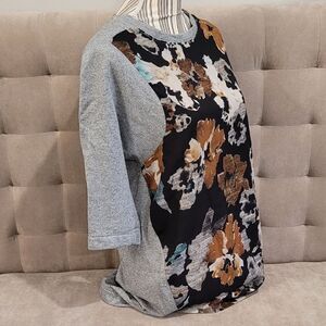 Zara floral print front top with crew neck size small